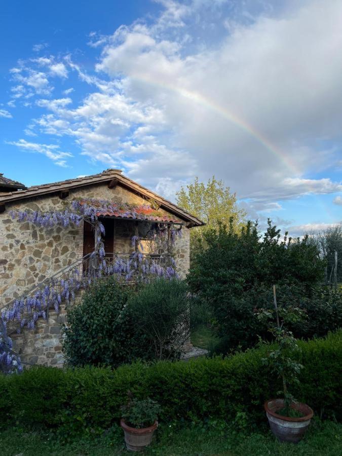 Casa Vacanze Porta Vecchia Монтальчино Экстерьер фото