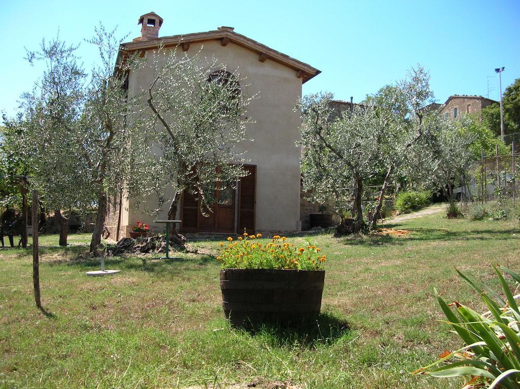Casa Vacanze Porta Vecchia Монтальчино Номер фото