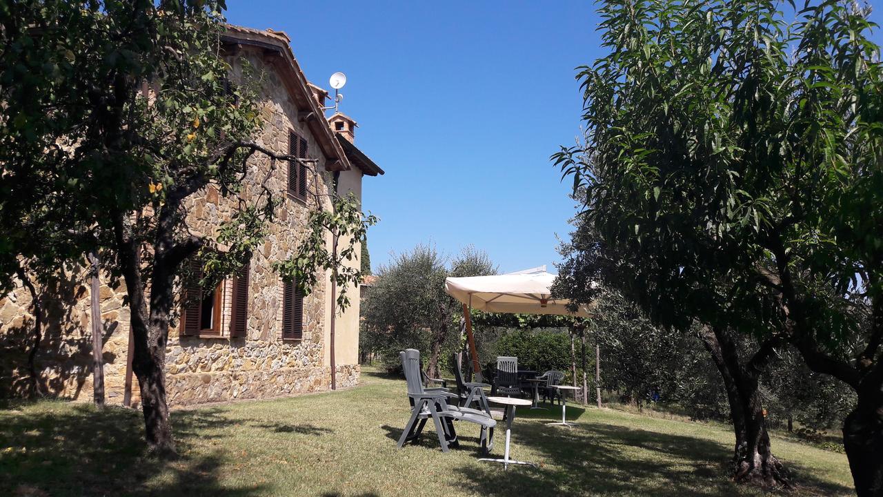 Casa Vacanze Porta Vecchia Монтальчино Экстерьер фото