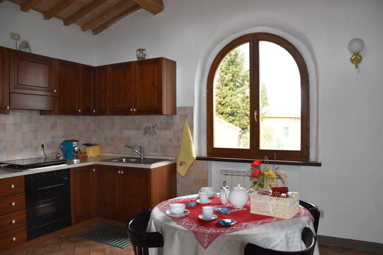 Casa Vacanze Porta Vecchia Монтальчино Экстерьер фото
